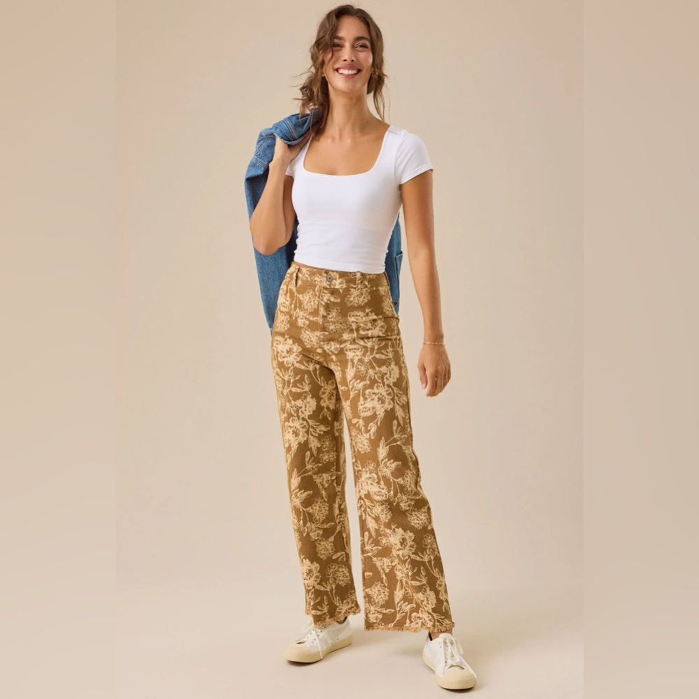 ✨NEW✨ Altar'd State Marita Floral Straight Leg Pants